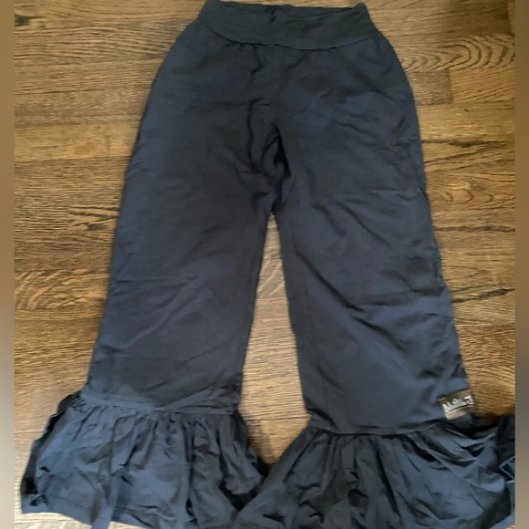 Women’s cropped big ruffle Matilda Jane pants - Picture 1 of 3